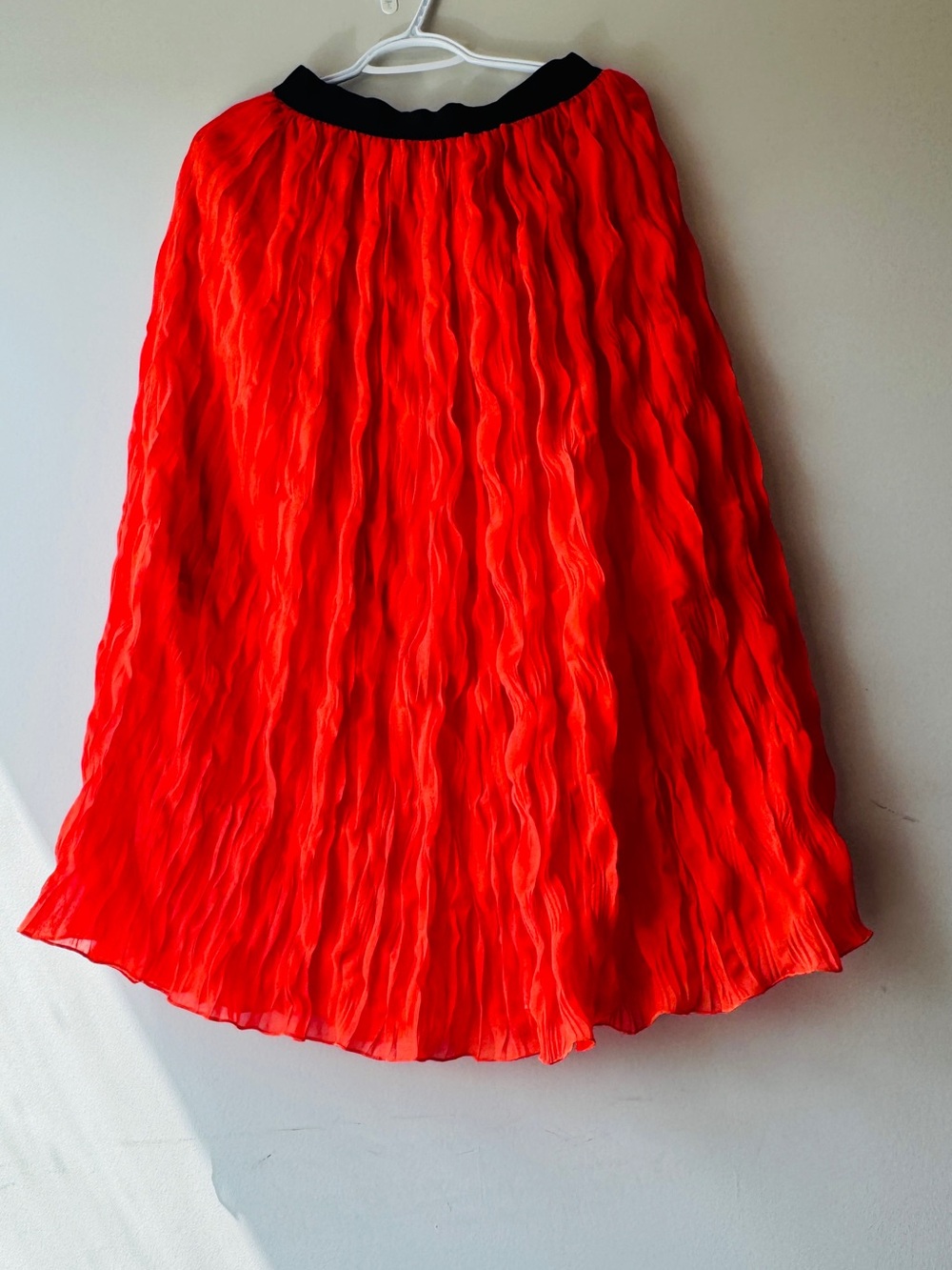 PepalovesVibrant Red Crinkle Pleated Circle Skirt with Black Waistband